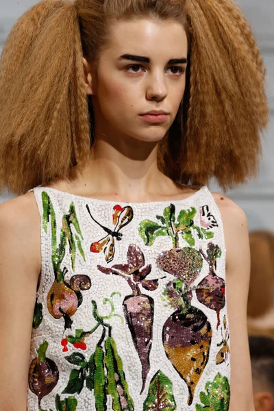 Look 75